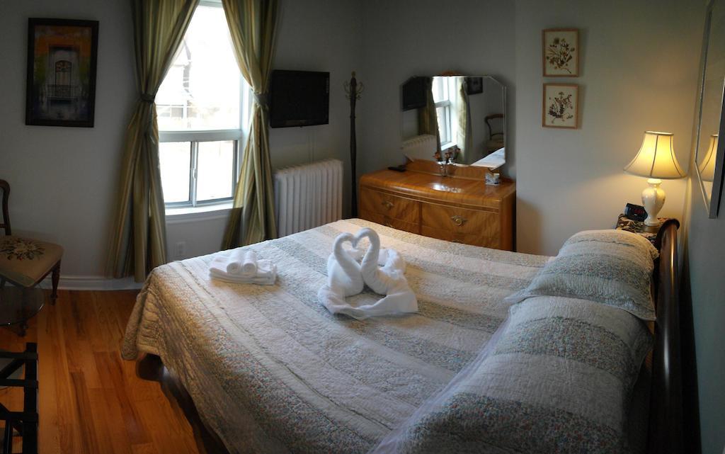 Rose Garden Bed And Breakfast Τορόντο Δωμάτιο φωτογραφία